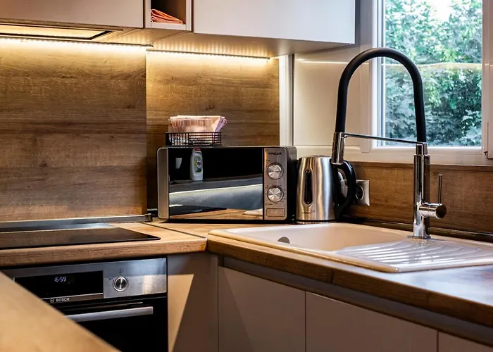 Kim Centre * 布尔加斯